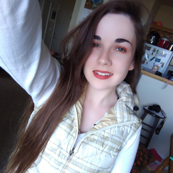 Meet the Posher Other - Meet your Posher, Chloe